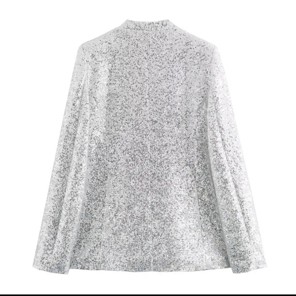 🎉New 2024 Silver Sparkle shorts set features a V-neck sequin blazer and shorts - Picture 7 of 16